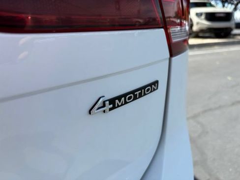 Used 2024 Volkswagen Tiguan SE AWD/4WD image 8