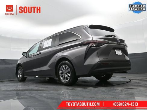 Used 2023 Toyota Sienna XLE image 51