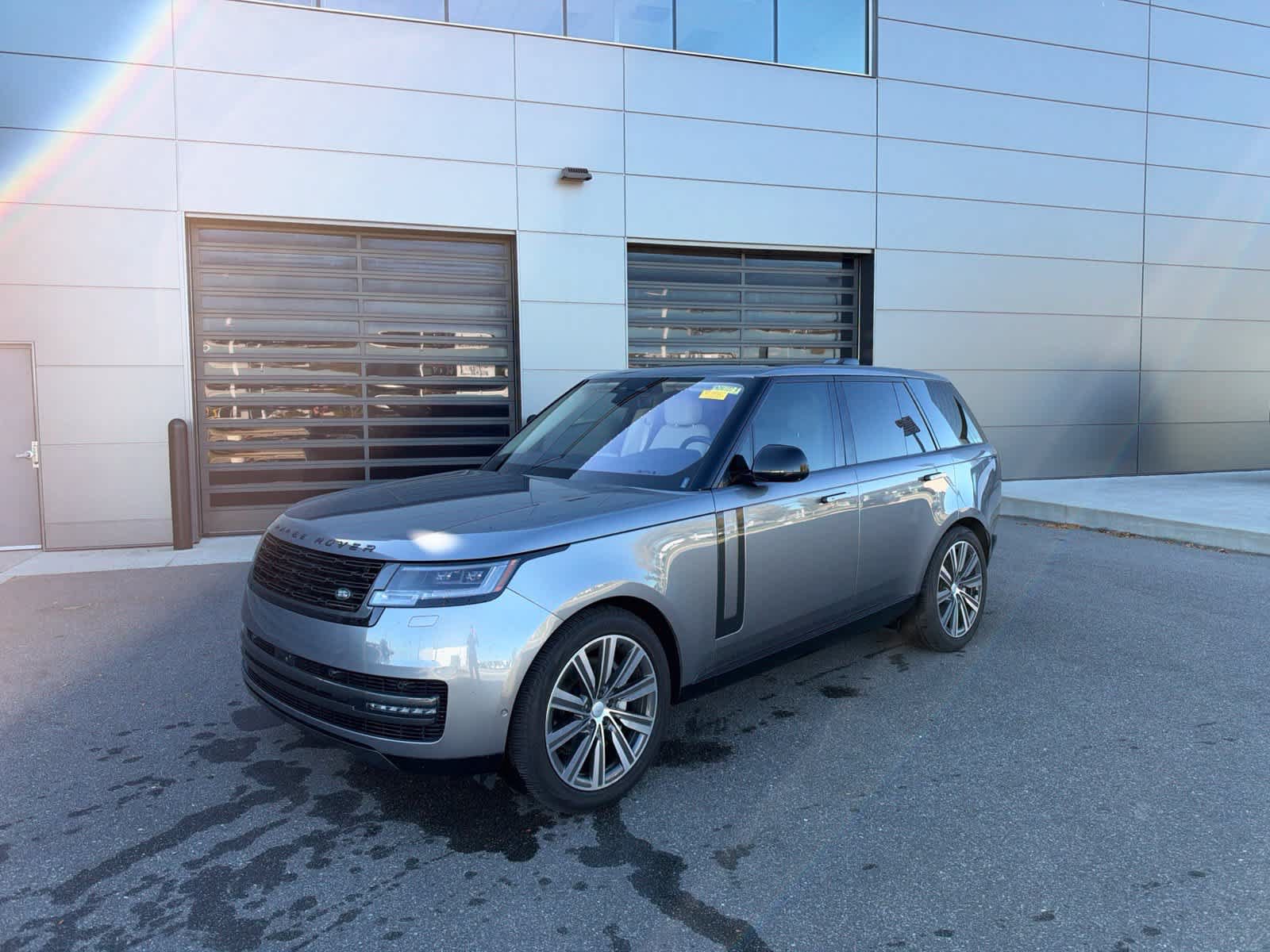 Used 2023 Land Rover Range Rover SE AWD/4WD image 1