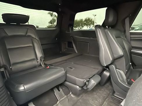 Used 2025 Lincoln Navigator Reserve w/ Jet Appearance Package image 14