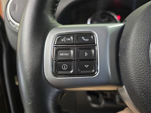 Used 2015 Jeep Wrangler Unlimited Rubicon image 19