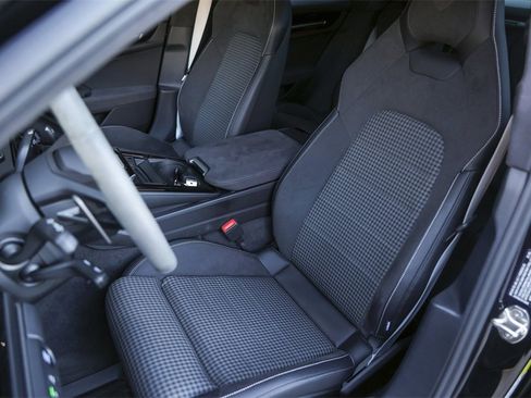 Certified 2025 Porsche Panamera GTS image 5