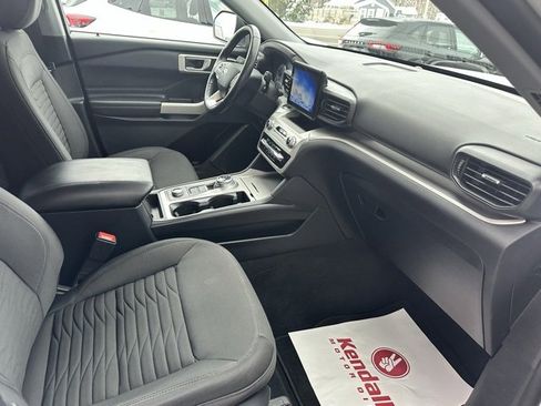 Used 2021 Ford Explorer XLT image 13