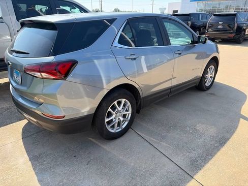 Used 2024 Chevrolet Equinox LT w/ LPO, Floor Liner Package FWD image 3