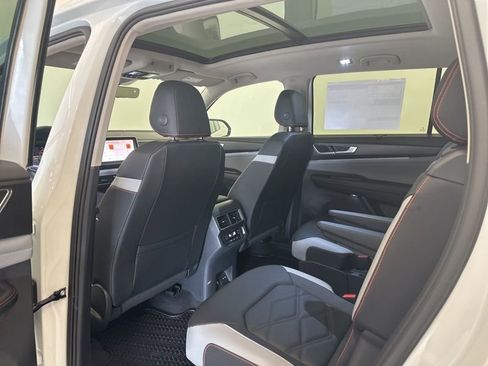 New 2026 Volkswagen Atlas Peak Edition AWD/4WD image 14