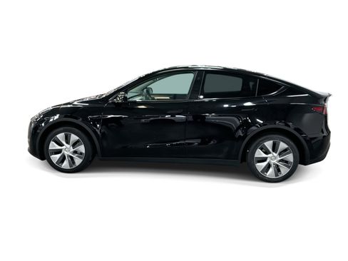 Certified 2023 Tesla Model Y Long Range AWD/4WD image 3