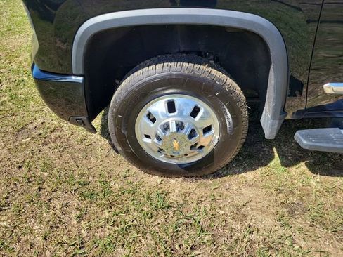 Used 2024 Chevrolet Silverado 3500 High Country AWD/4WD image 5