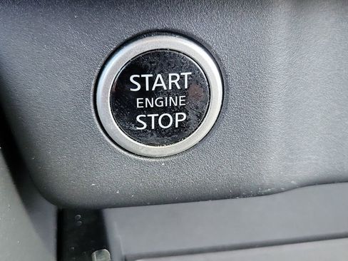 Used 2021 Nissan Rogue SV AWD/4WD image 28