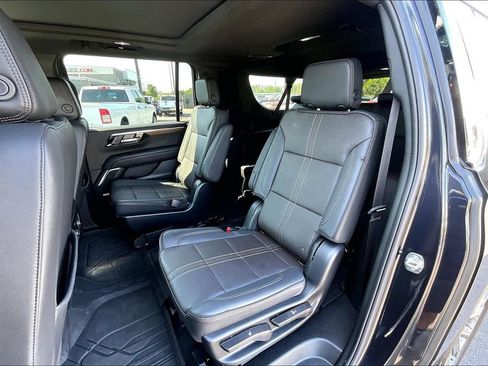 Used 2025 Chevrolet Suburban High Country w/ Sun And Tow Package AWD/4WD image 24