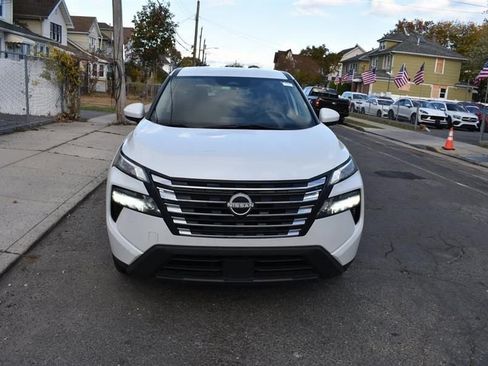 Used 2025 Nissan Rogue SV AWD/4WD image 3