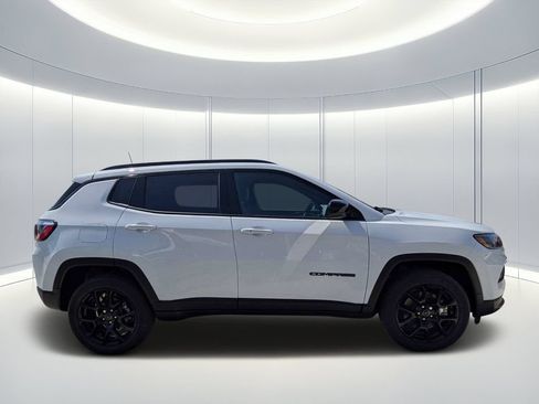 New 2026 Jeep Compass Latitude AWD/4WD image 3