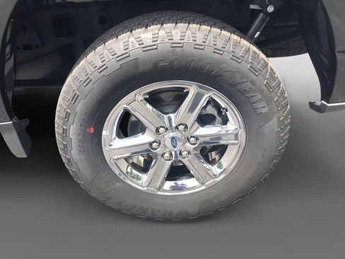 Used 2025 Ford F150 XLT w/ Equipment Group 301A Standard AWD/4WD image 8