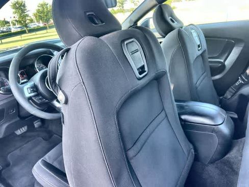 Used 2017 Ford Mustang Coupe RWD image 13