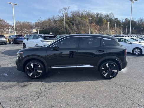 Used 2025 Nissan Kicks SR image 4