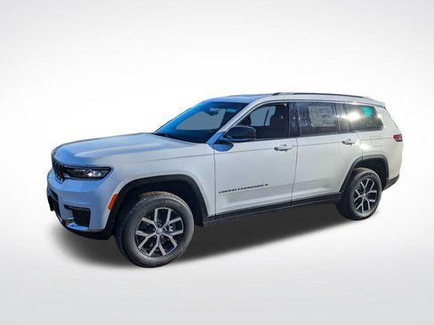 Certified 2025 Jeep Grand Cherokee L Limited w/ Trailer Tow Package image 6