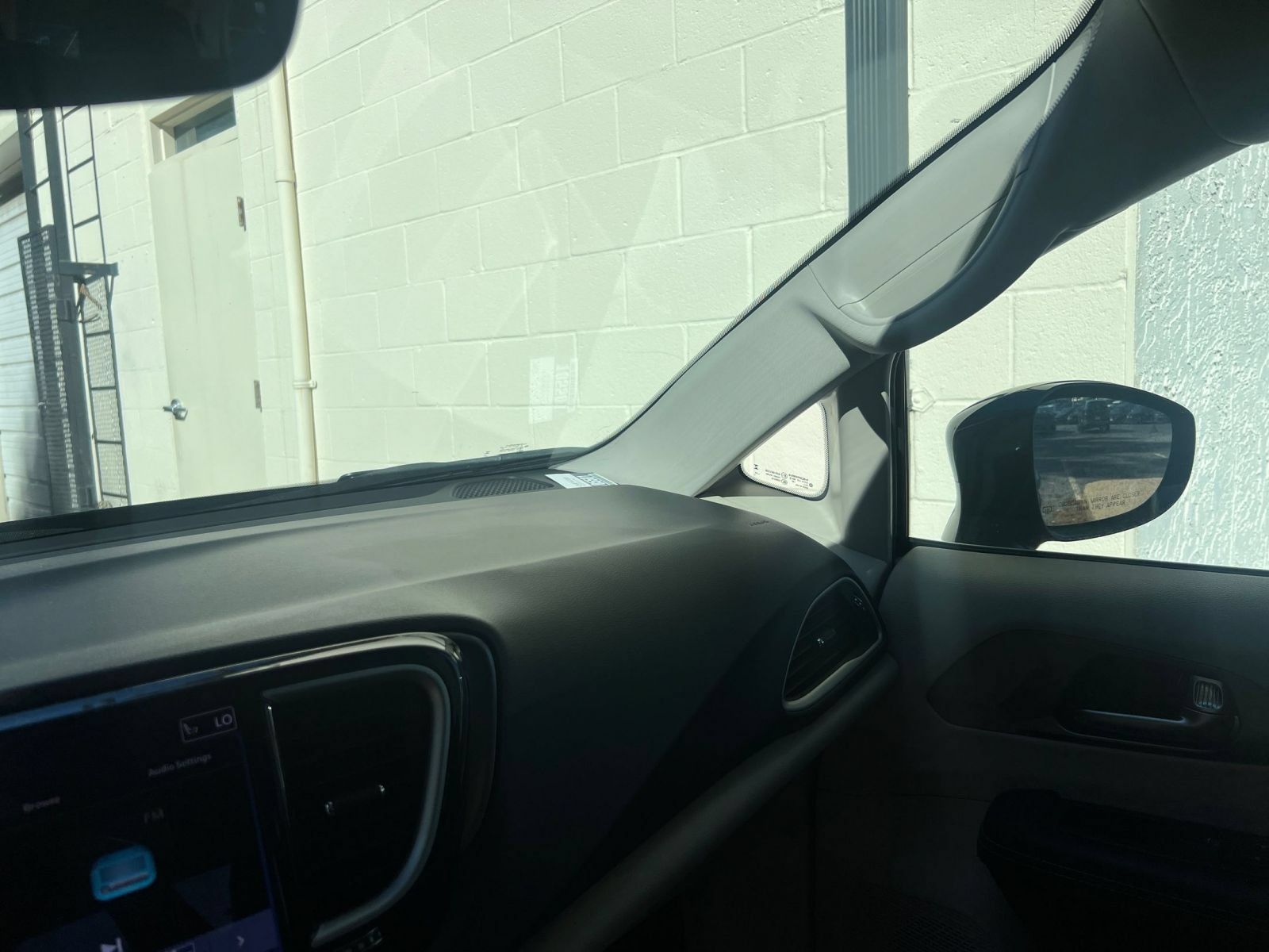 Used 2024 Chrysler Pacifica Touring-L FWD image 36