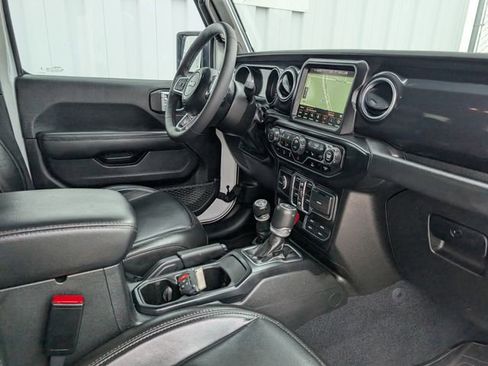 Used 2023 Jeep Wrangler Unlimited Sahara AWD/4WD image 34