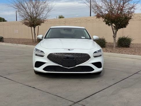 Used 2022 Genesis G70 2.0T image 5