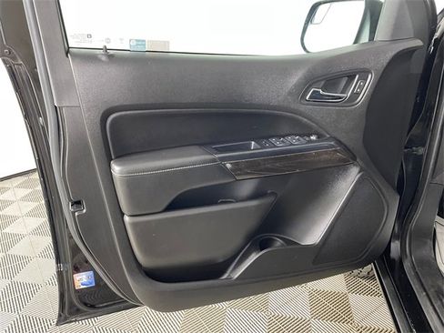 Used 2017 GMC Canyon SLE image 16