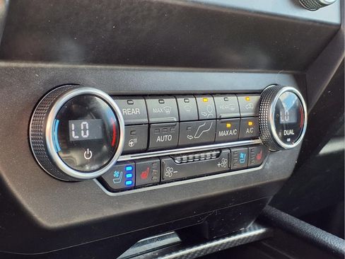 Used 2019 Ford Expedition Limited w/ Equipment Group 303A AWD/4WD image 21