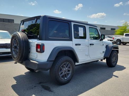 Used 2025 Jeep Wrangler Sport S AWD/4WD image 4