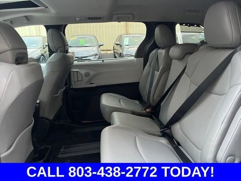 Used 2026 Toyota Sienna XLE FWD image 13