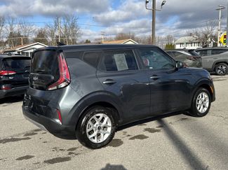Used 2024 Kia Soul LX w/ Option Group 015 video 3