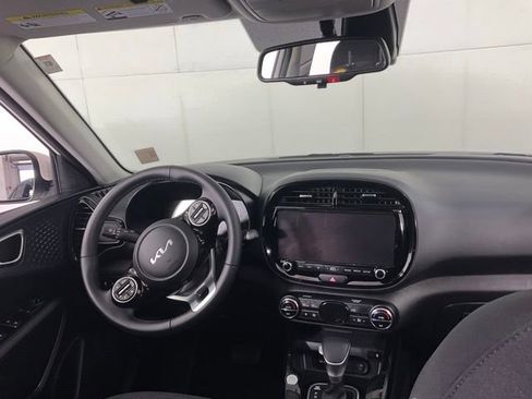 Used 2025 Kia Soul EX image 31