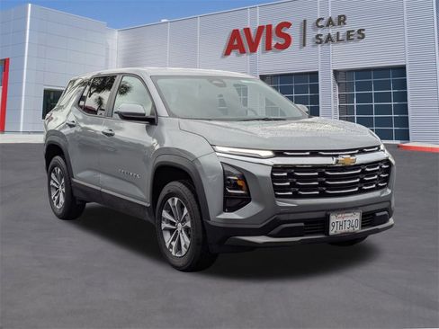Used 2025 Chevrolet Equinox LT image 3