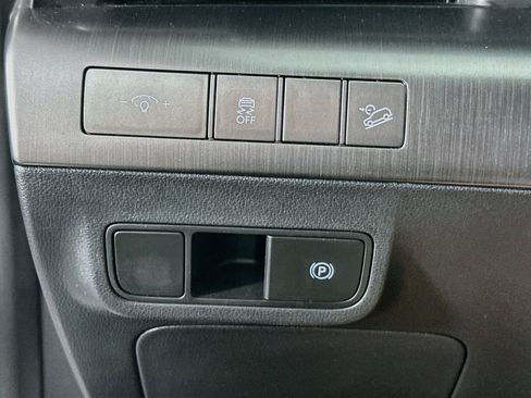 Used 2025 Hyundai Kona SEL FWD image 17