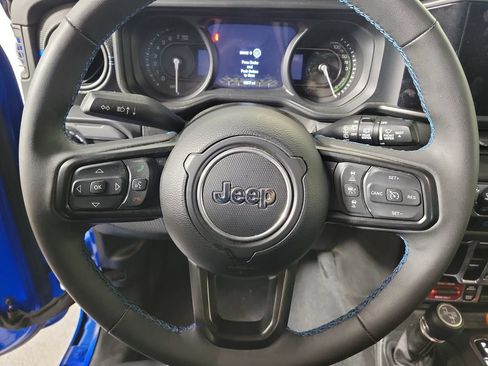 Used 2024 Jeep Wrangler Unlimited Rubicon 4xe AWD/4WD image 14