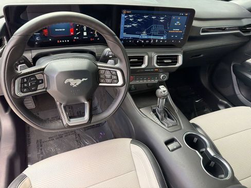 Used 2025 Ford Mustang GT Premium RWD image 29