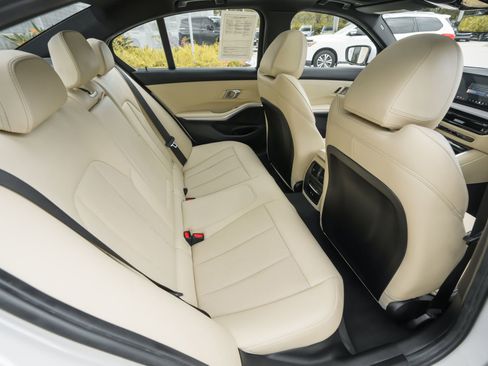 Used 2025 BMW 330i Sedan image 38