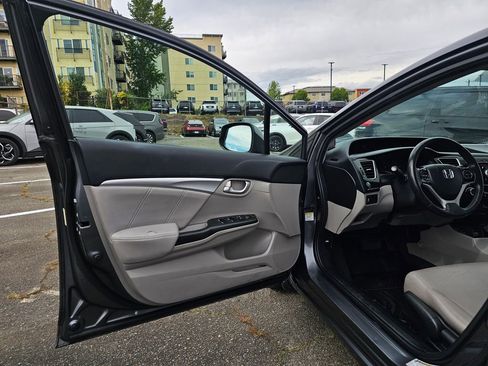 Used 2013 Honda Civic EX-L image 17