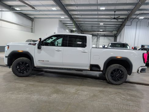 Used 2025 GMC Sierra 2500 AT4 w/ AT4 Premium Plus Package AWD/4WD image 6