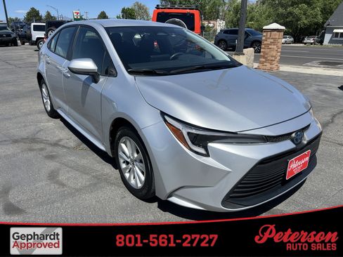 Used 2024 Toyota Corolla LE w/ LE Convenience Package FWD image 1