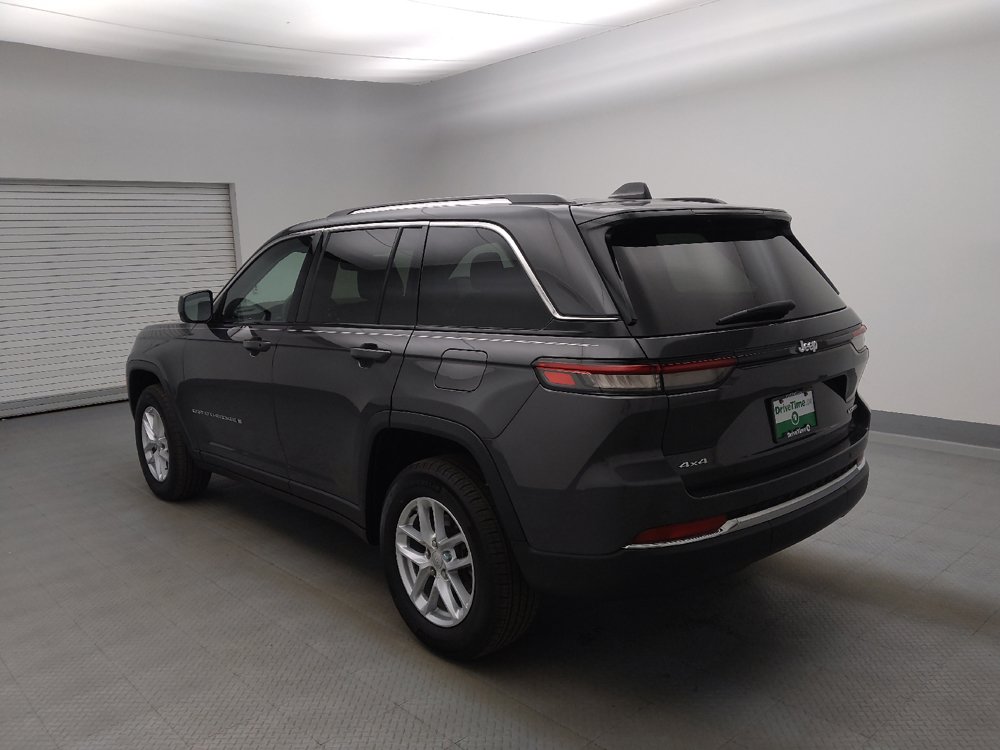 Used 2023 Jeep Grand Cherokee Laredo w/ Luxury Tech Group I AWD/4WD image 5