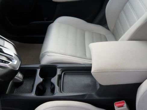Used 2017 Honda CR-V LX image 19