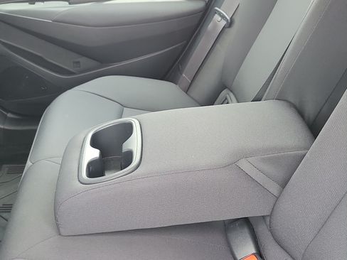 Used 2025 Toyota Corolla LE FWD image 11