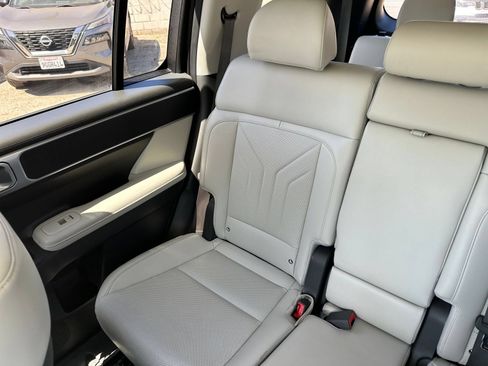 Used 2025 Hyundai Santa Fe SEL AWD/4WD image 42