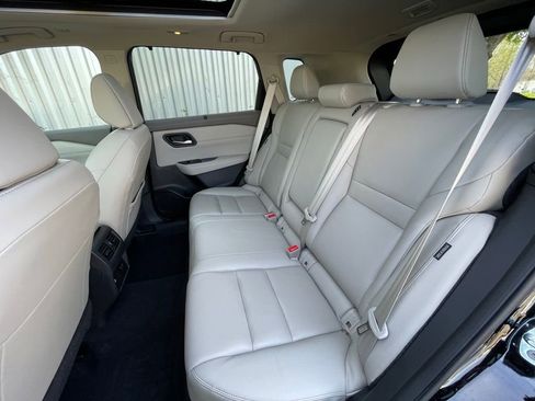 Used 2023 Nissan Rogue SL w/ SL Premium Package image 27