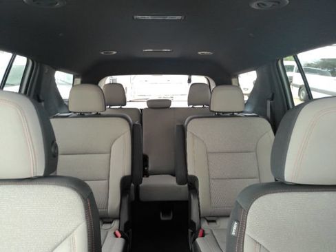 Used 2026 Chevrolet Traverse LT w/ Driver Confidence Package FWD image 36