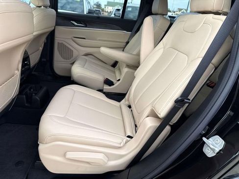 New 2025 Jeep Grand Cherokee L Limited w/ Luxury Tech Group II RWD image 8