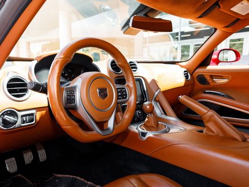 Used 2014 SRT Viper GTS w/ GTS Laguna Interior Package RWD image 40