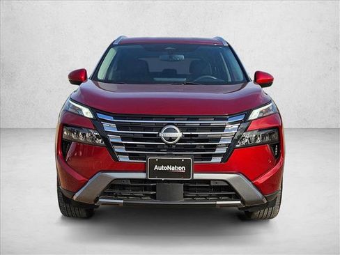 Used 2024 Nissan Rogue SL FWD image 2