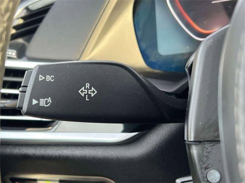 Used 2021 BMW X7 M50i w/ Dynamic Handling Package image 24