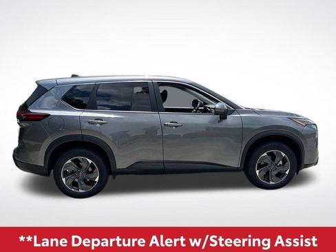 Used 2025 Nissan Rogue SV FWD image 9