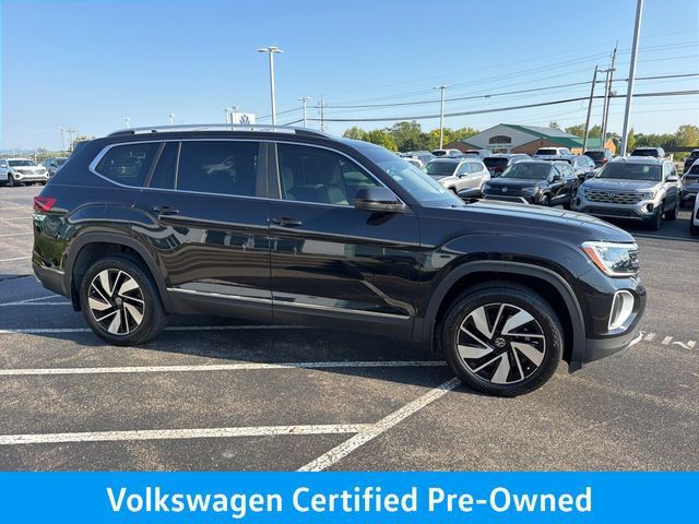 Used 2024 Volkswagen Atlas SEL AWD/4WD image 2