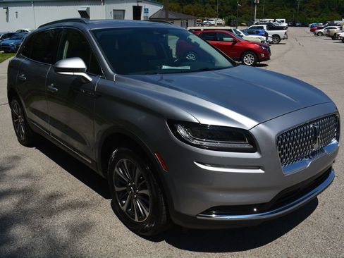 Used 2023 Lincoln Nautilus AWD w/ Premium Package image 4