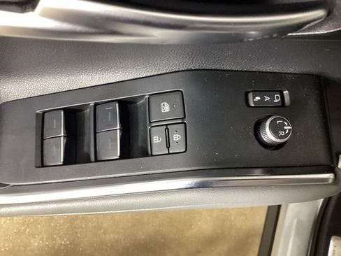 Used 2024 Toyota Highlander Platinum AWD/4WD image 19